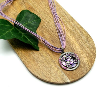 WISIOR / NASZYJNIK NA SZNURECZKACH Z OKRĄGŁĄ ZAWIESZKĄ                                                (WISZ-9 SAH)