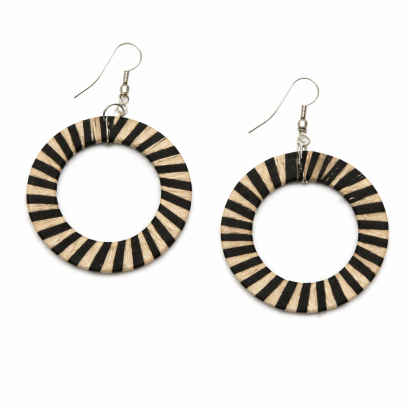 KOLCZYKI KOŁA OBSZYTE NITKĄ BEŻOWO-CZARNE 0665-34