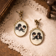 KOLCZYKI WISZĄCE MEDALIKI VINTAGE POSTACIE GRAJĄCE NA FORTEPIANIE 0615-77 - 3