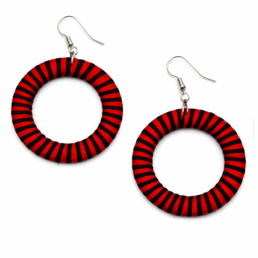 KOLCZYKI KÓŁKA OBSZYTE NITKĄ CZERWONO - CZARNE ETNO 0665-29