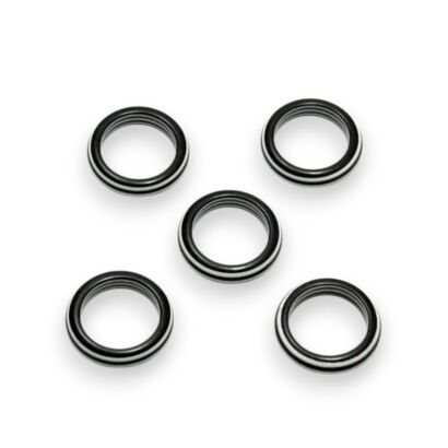 PIERŚCIONKI BIAŁO-CZARNE W PASKI – PLASTIKOWE 5 SZTUK             0608-17