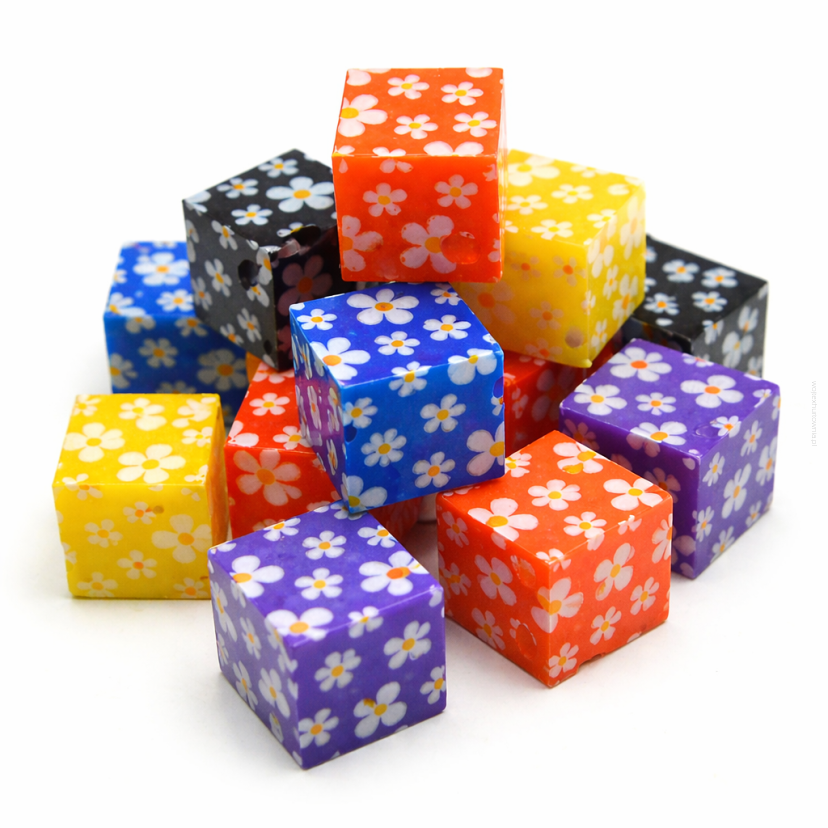 ELEMENTY-KOSTKI DO ROBIENIA OZDÓB DO WŁOSÓW 15 SZTUK (0196 D)