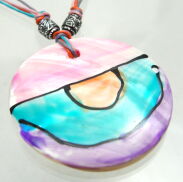 Wisiorek / naszyjnik z masy perłowej KOLOROWY                                                                       0612-509                               - 2