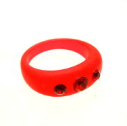 PIERŚCIONKI /OBRĄCZKI Z CYRKONIAMI CZERWONE (15 SZTUK)                                          0617-529 - 2