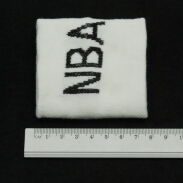 OPASKA Z FROTY NA NADGARSTEK  BIAŁA 