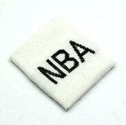 OPASKA Z FROTY NA NADGARSTEK  BIAŁA 