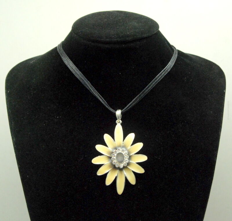 WISIOR / NASZYJNIK NA SZNURECZKACH Z ZAWIESZKĄ- KWIATEM                                                    (2298-2 SAM)