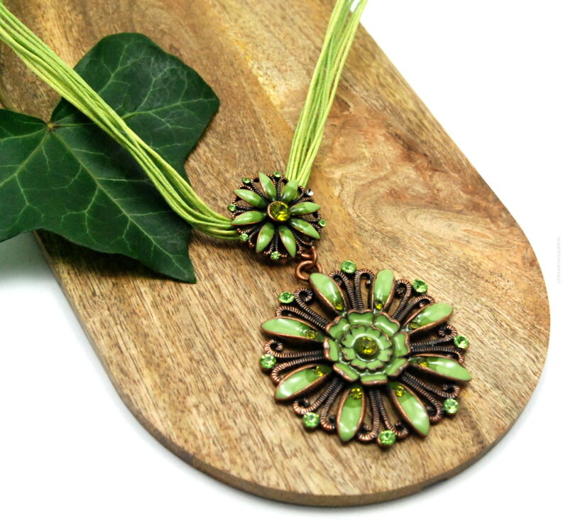 WISIOR / NASZYJNIK NA SZNURECZKACH Z PODWÓJNĄ ZAWIESZKĄ                                                 (WISZ-16 SAH)