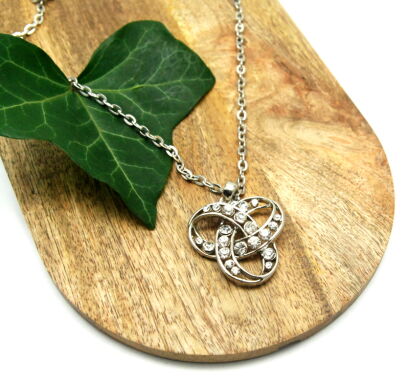 WISIOREK / ŁAŃCUSZEK Z ZAWIESZKĄ Z CYRKONIAMI                                  (WI-18 SAH)