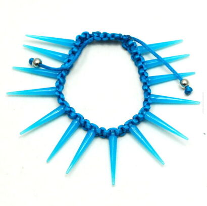 BRANSOLETKA  REGULOWANA SZNURECZKIEM Z KOLCAMI NIEBIESKA                                                                           (0608-264 SAH)