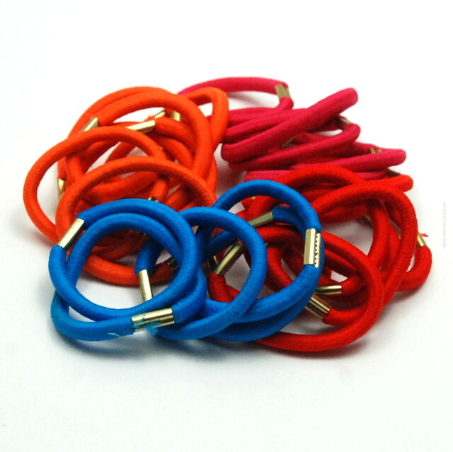 GUMKI DO WŁOSÓW ŚREDNIE KOLOROWE Z BLASZKĄ (100 SZTUK) R4/MIX/2