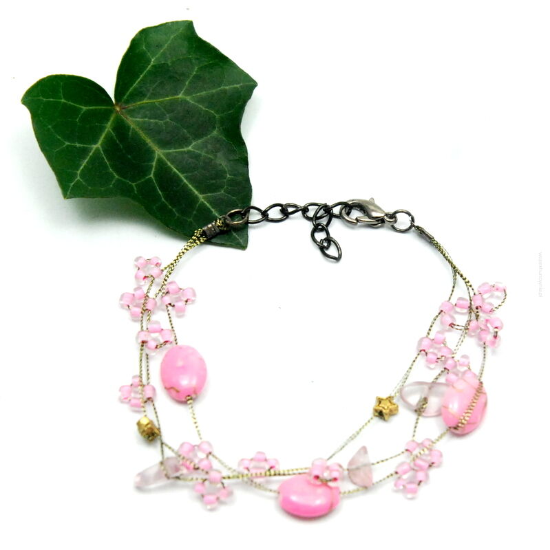 BRANSOLETKA ROZPINANA Z DROBNYMI RÓŻOWYMI ZAWIESZKAMI                                   (7W297-2 SAM 4)