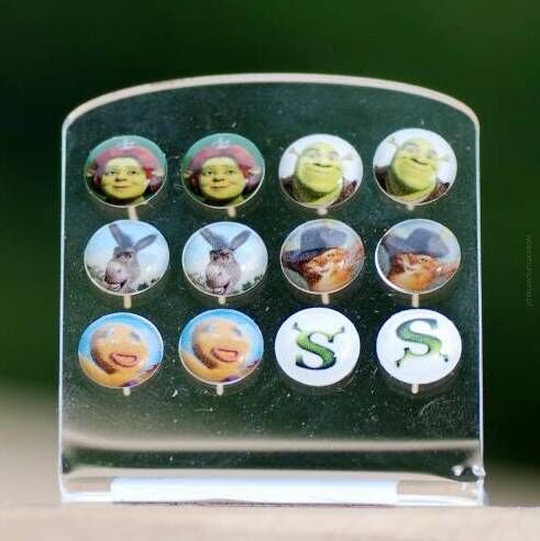 KOLCZYKI PLASTIKOWE NA PALETCE (6 PAR) SHREK 0714-21