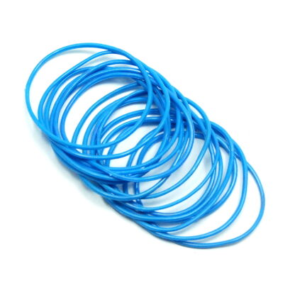 BRANSOLETKI GUMOWE CIENKIE NIEBIESKIE 20 SZTUK                                          (2852 SAM)