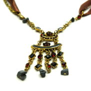 WISIOREK/ NASZYJNIK KOLOROWYMI ZAWIESZKAMI                                                                    0610-510        - 2