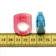 PIERŚCIONKI /OBRĄCZKI PLASTIKOWE GEOMETRYCZNE NIEBIESKIE I RÓŻOWE (5 SZTUK)                                                       0609-22 - 3