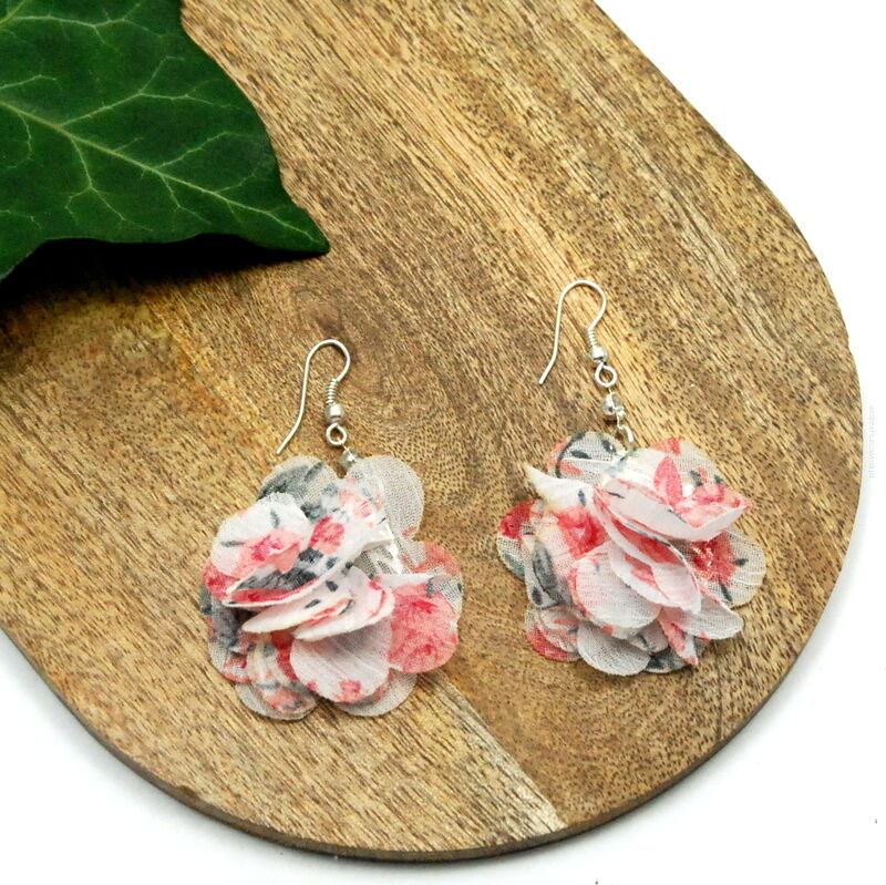 KOLCZYKI Z MATERIAŁU WISZĄCE KOLOROWE  KWIATY                                                                        (0611-91 SAH)